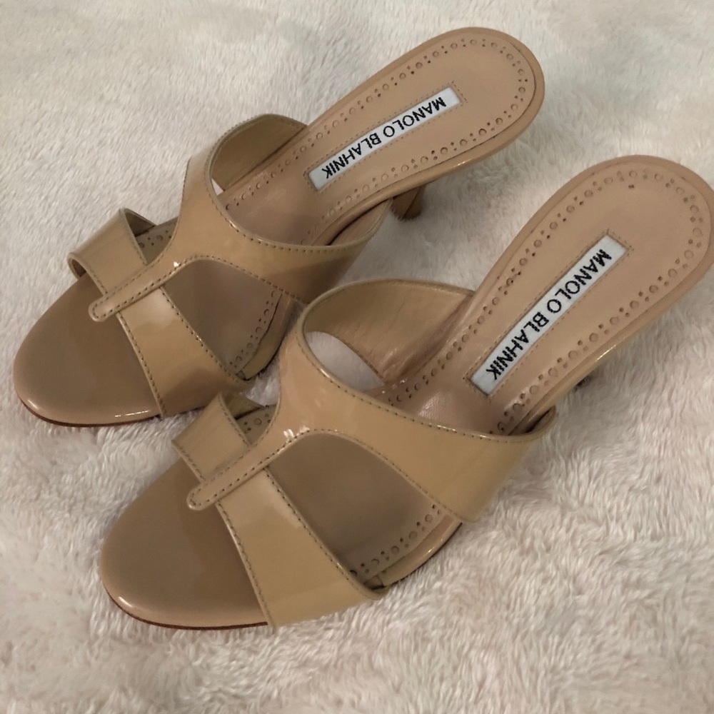 Manolo Blahnik slide heel 3” high in patent beige